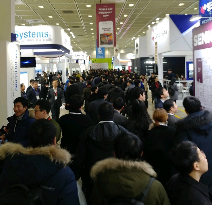 Semicon Korea Crowds 2.jpg